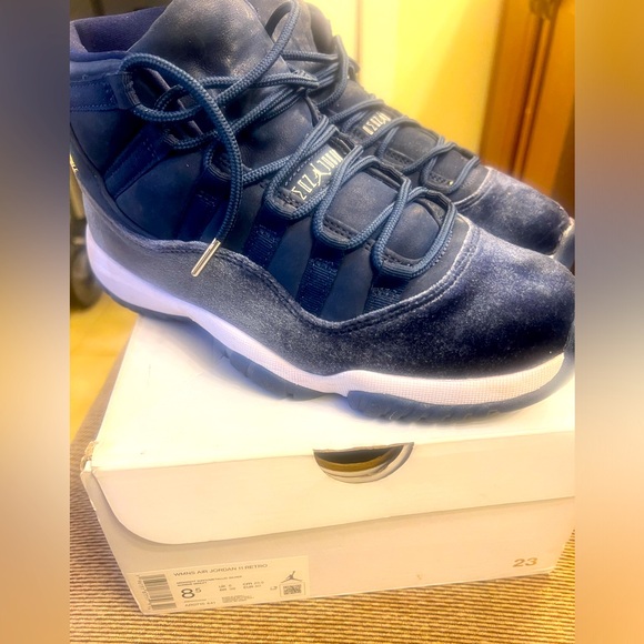 7y grade school 8.5 women